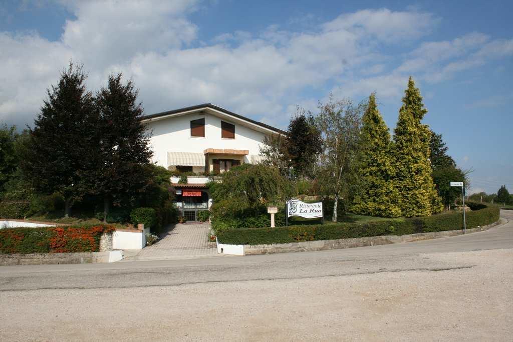 Hotel La Rua Carre Exterior photo